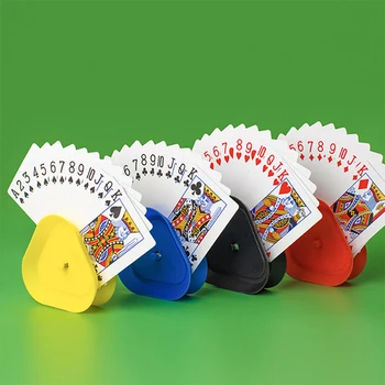 4pcs Играта организира хендсфри притежателя на карти за игра на дъска триъгълник форма покер багажник притежател пластмаса за възрастни деца възрастни Изображение