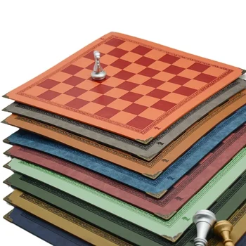 шахматна дъска 9 цвята релефен дизайн кожена настолна игра преносима универсална луксозна шашка шахматна интелектуална играчка подарък Изображение
